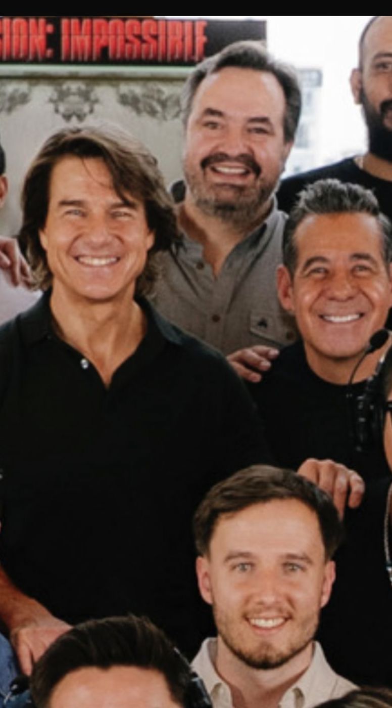Pato con el equipo de una premiere